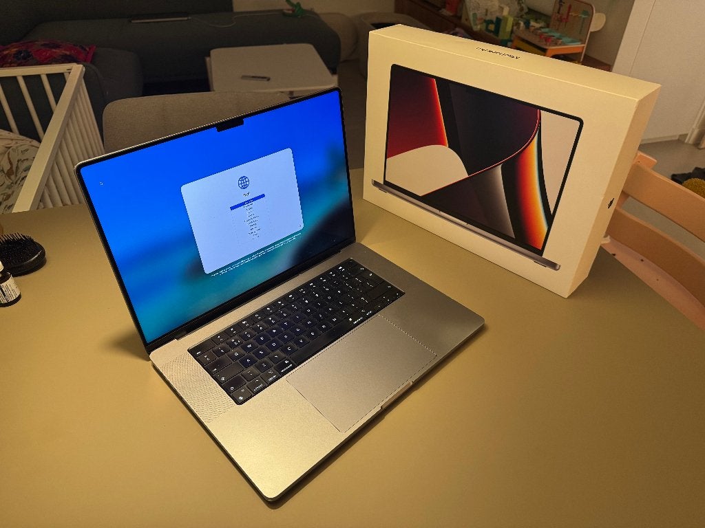 macbook pro 2021 m1 pro 16" 16gb 1tb space grey, 1 TB of meer, Gebruikt, Qwerty, 16 inch
