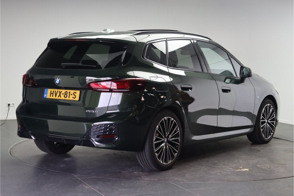 BMW 2 Serie Active Tourer 220i M Sport Automaat / Trekhaak /, Gebruikt, 156 pk, Met garantie (alle), Bedrijf