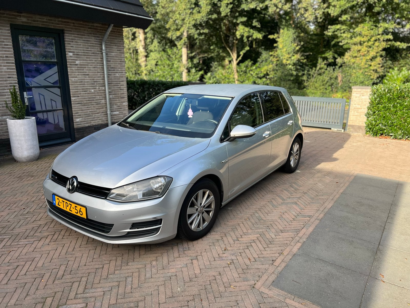 Volkswagen Golf 1.6 TDI 81KW 5D Blue Motion 2014 Grijs, Auto's, Voorwielaandrijving, 4 cilinders, Origineel Nederlands, Stationwagon