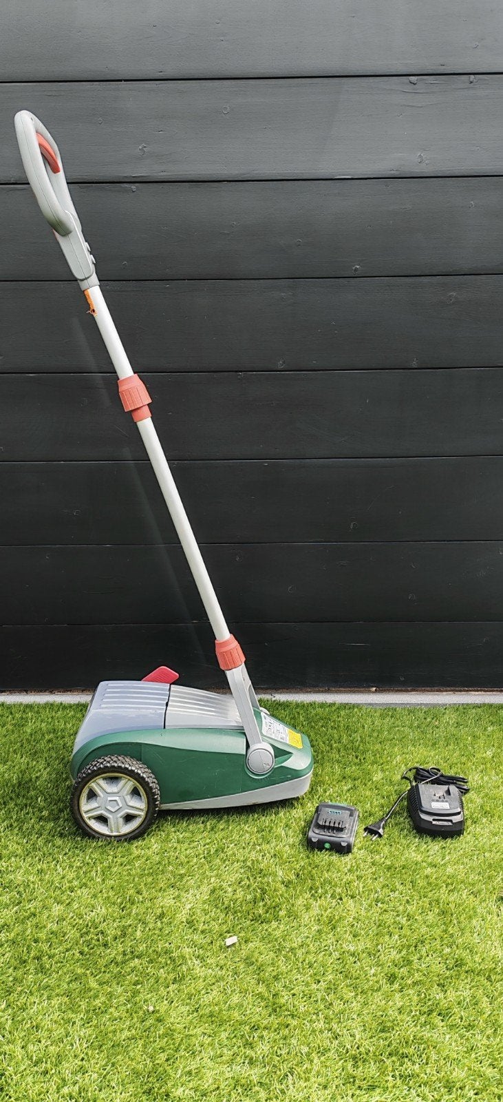 Grasmaaier op accu, Tuin en Terras, Minder dan 30 cm, Accu-grasmaaier, Ophalen of Verzenden, Zo goed als nieuw