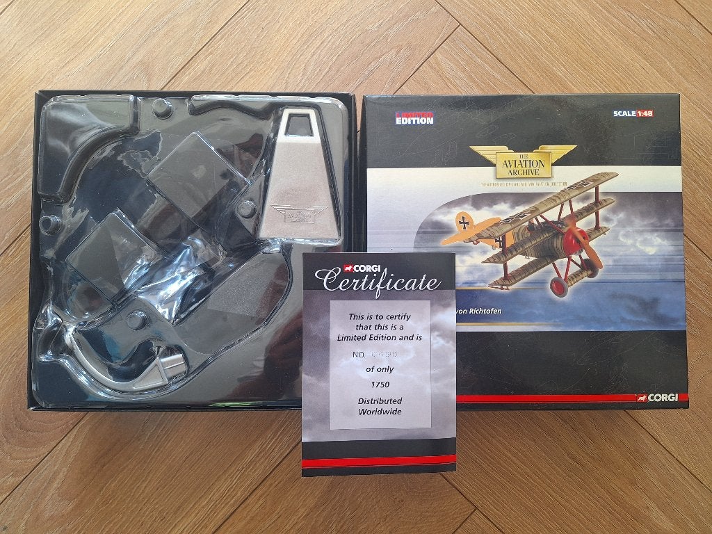 Diecast Enkel Doos en standaard 1:48 1/48 Corgi Fokker DR.1, Overige merken, Ophalen of Verzenden, Zo goed als nieuw, Groter dan 1:72