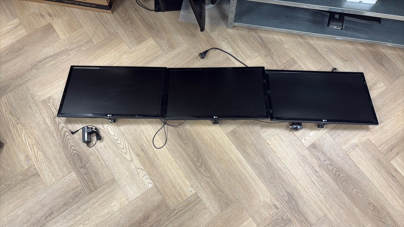 3 Lg led monitoren, samen voor 100,-, Full HD, Ophalen of Verzenden, Zo goed als nieuw, VGA