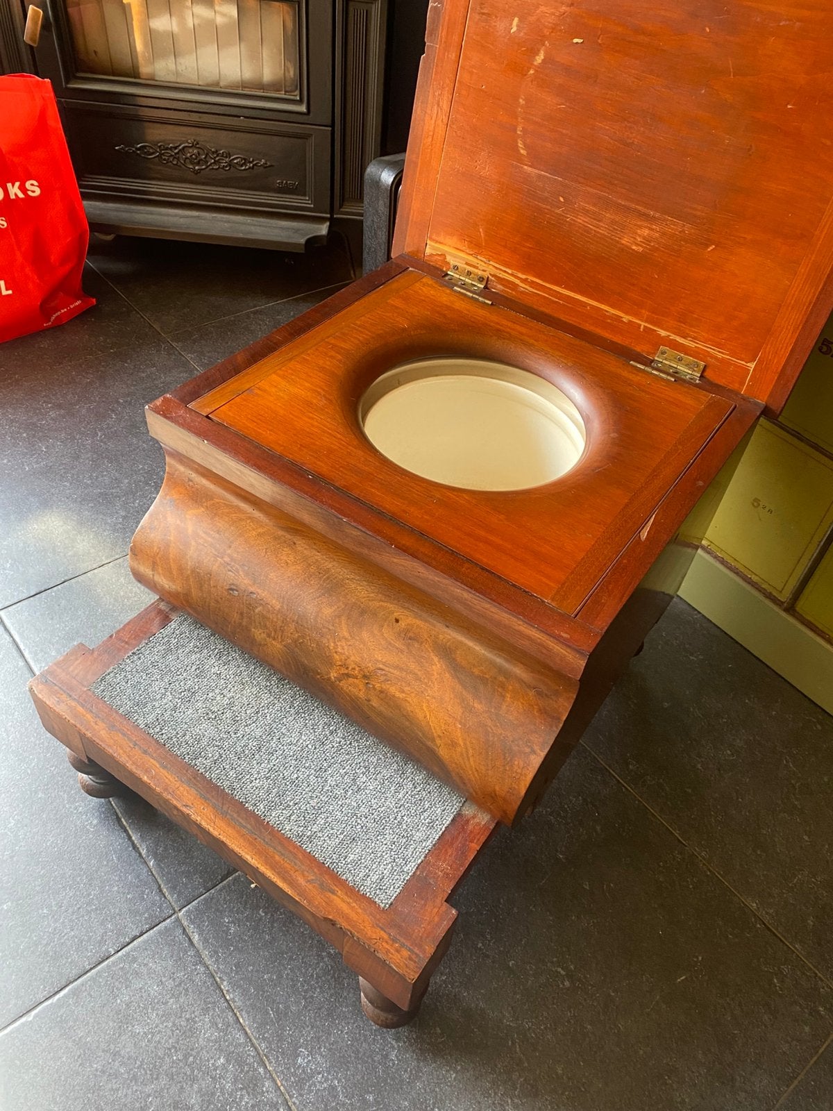 Antieke po wc opstapje mahonie, Ophalen
