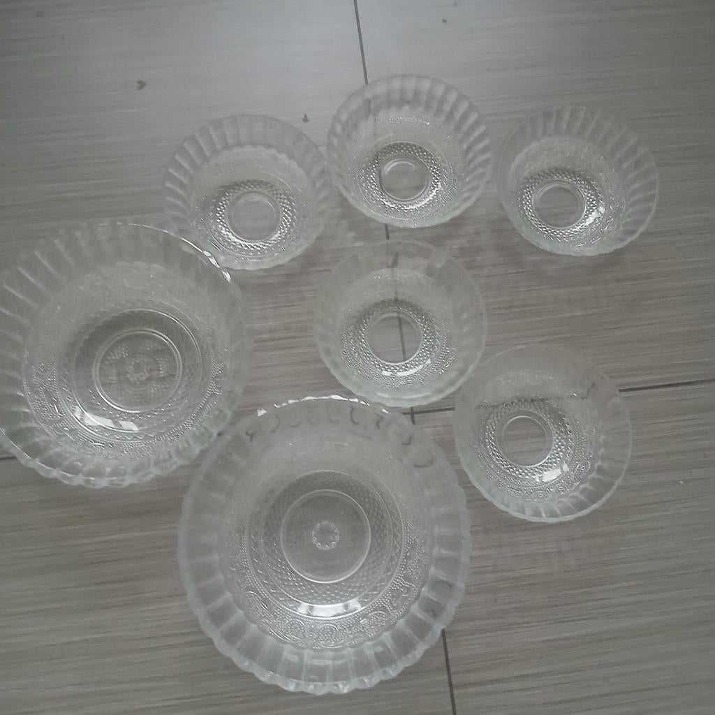 Glazen saladekommen en kleine kommen van Action, Ophalen, Gebruikt, Schaal, Rond