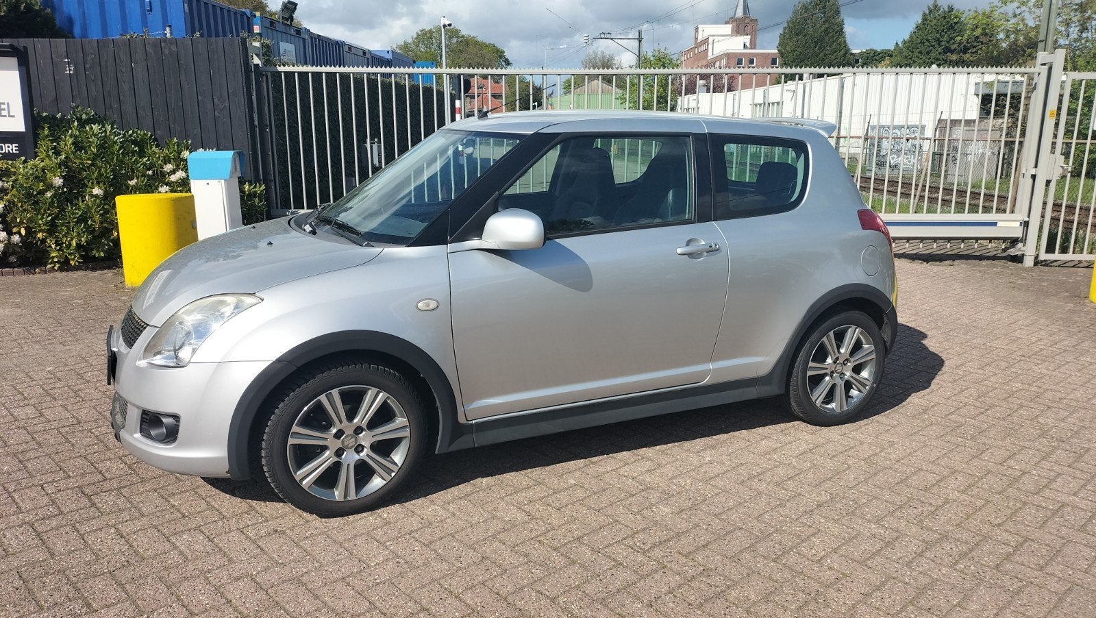 Suzuki Swift 1.3 , apk & nap , sport , leer, Auto's, Elektrische ramen, Swift, Handgeschakeld, 1000 kg