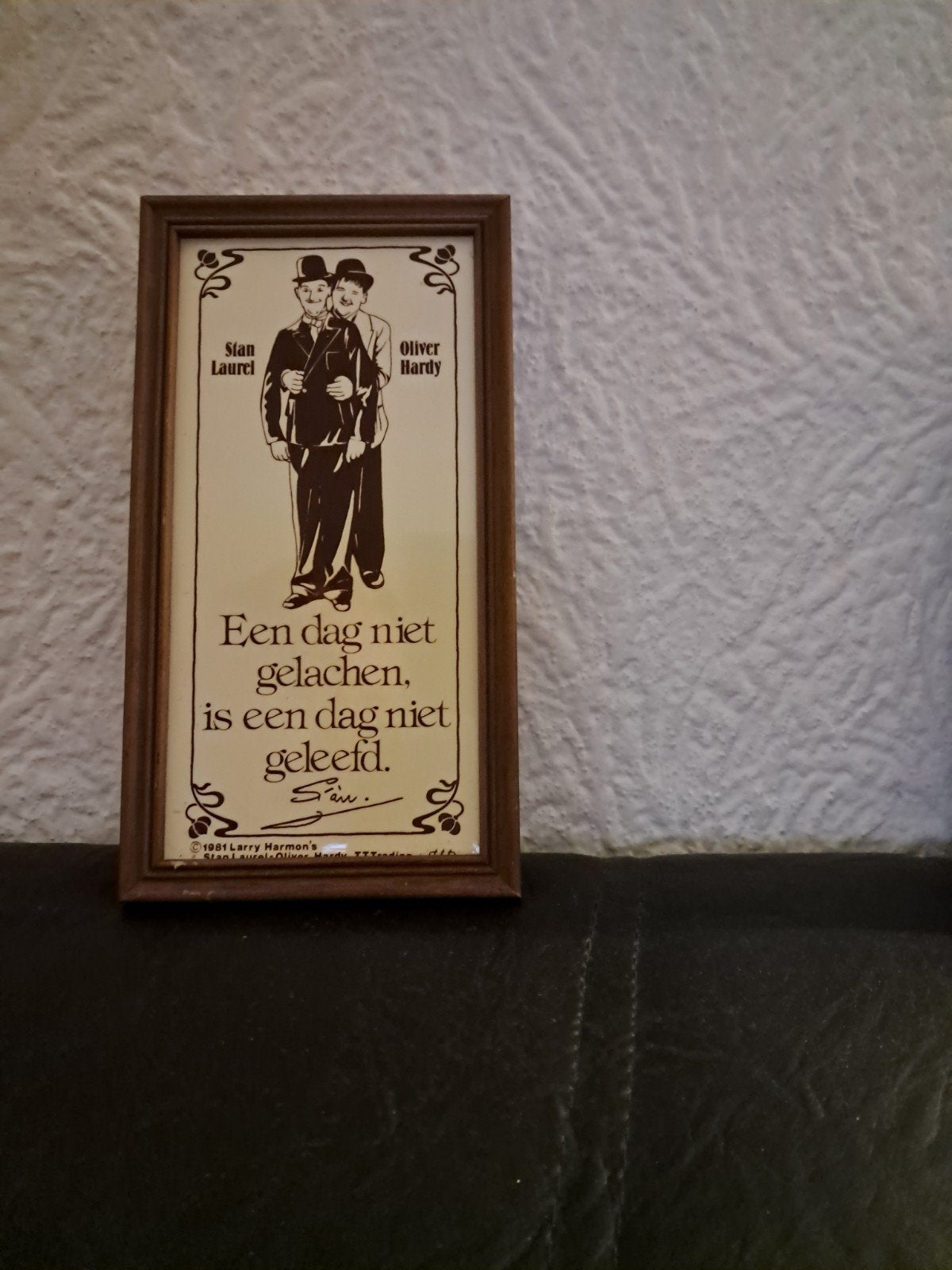 Vintage Laurel & Hardy Tegeltje- "Een dag niet gelachen, Ophalen of Verzenden