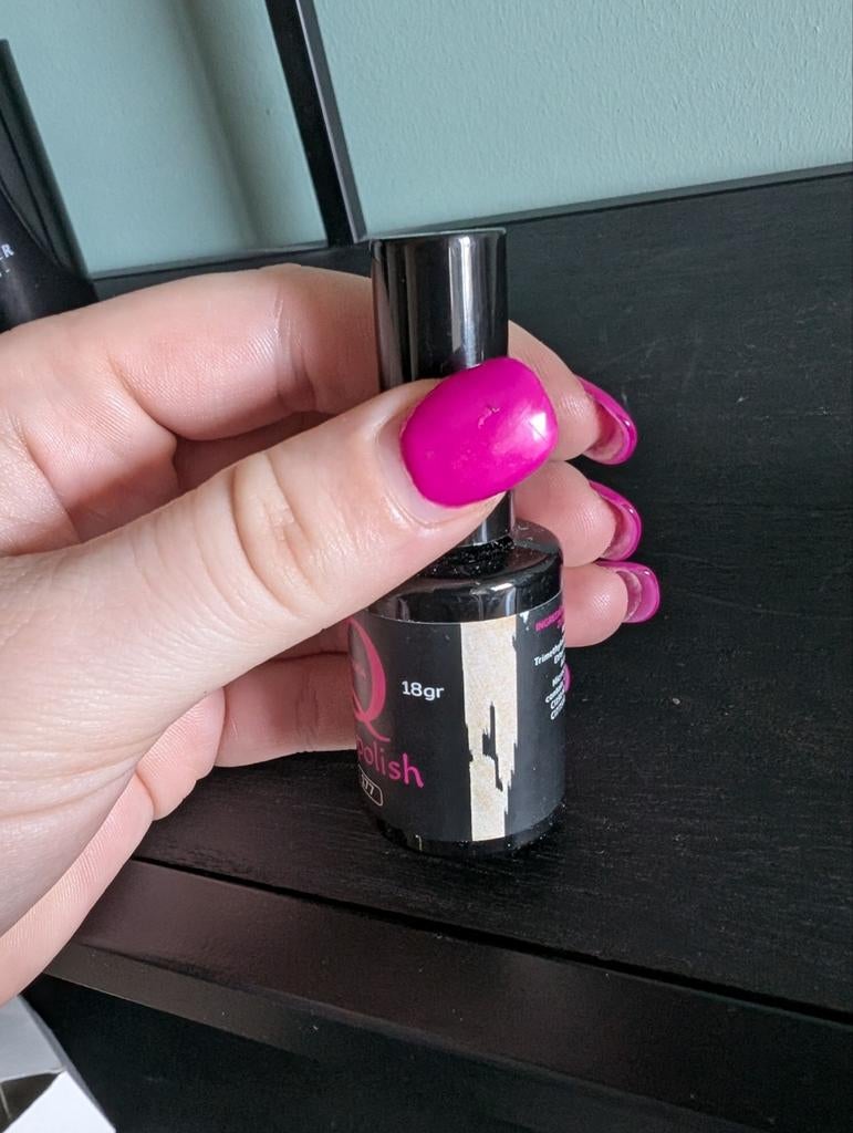 Nieuw Quida Polish gellak 18gr goud champagne kleur glitter, Sieraden, Tassen en Uiterlijk, Uiterlijk | Cosmetica en Make-up, Ophalen of Verzenden