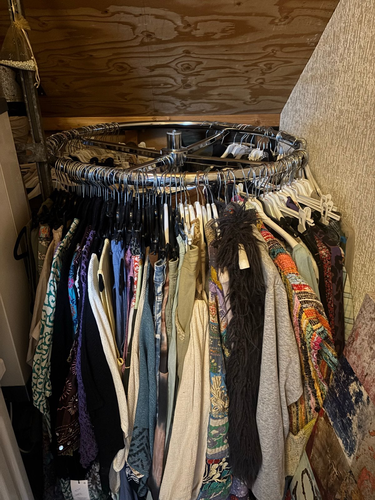 Verstelbaar rond kledingrek met wieltjes en rem, Kleding | Dames, Ophalen, Met wielen, Gebruikt