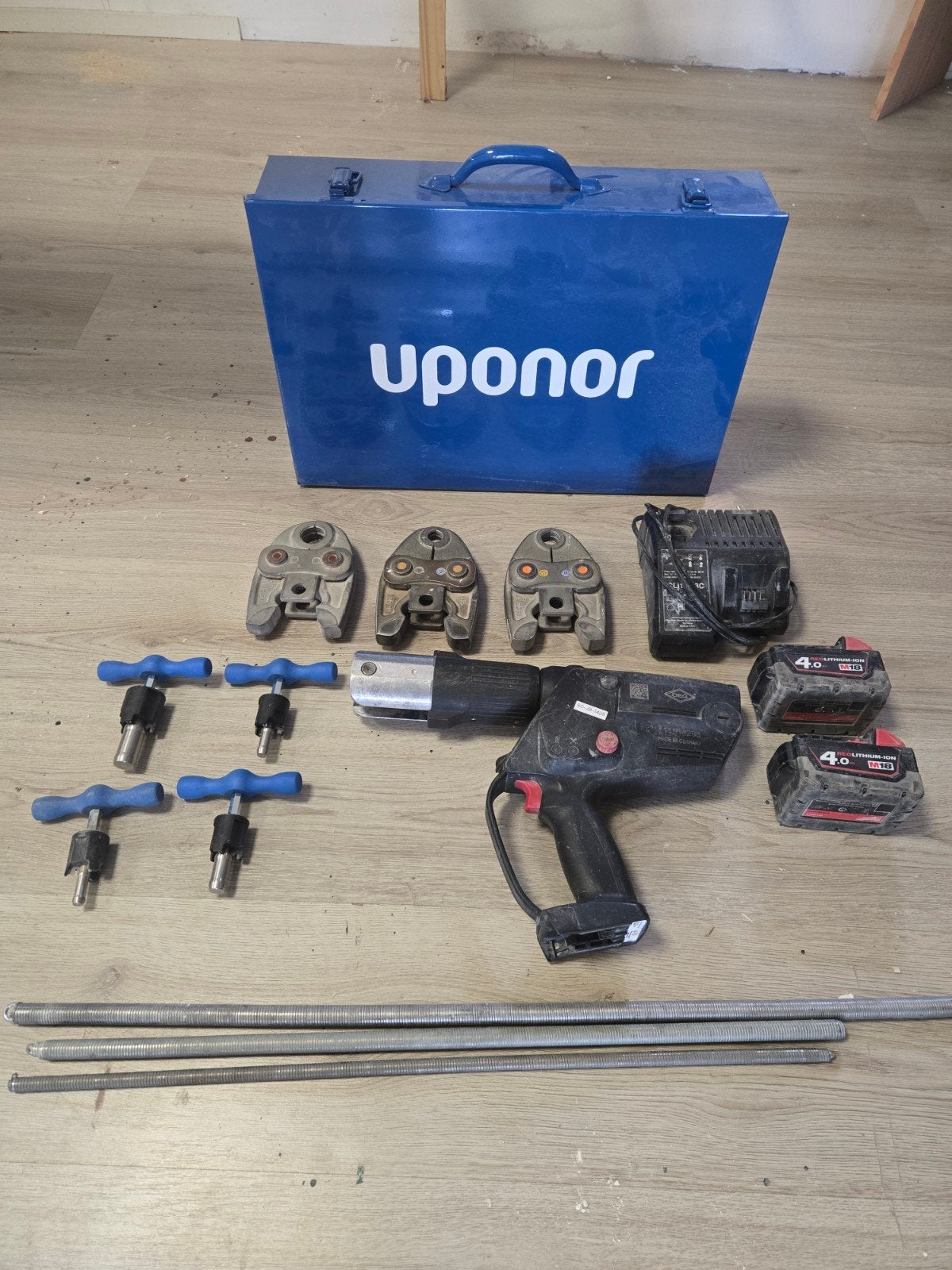 Persmachine met uponor persbekken toebehoren in koffer, Ophalen, Gebruikt