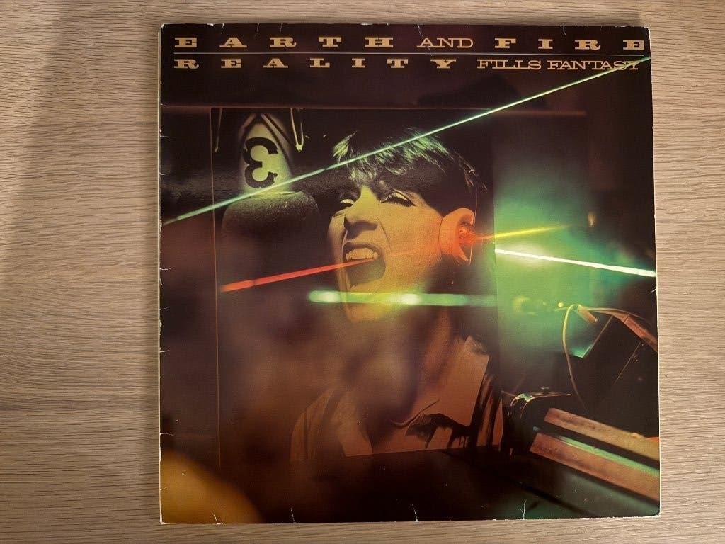Earth & and Fire - Reality fills Fantasy - Vinyl LP Elpee, Ophalen of Verzenden, Gebruikt, Overige formaten, LP