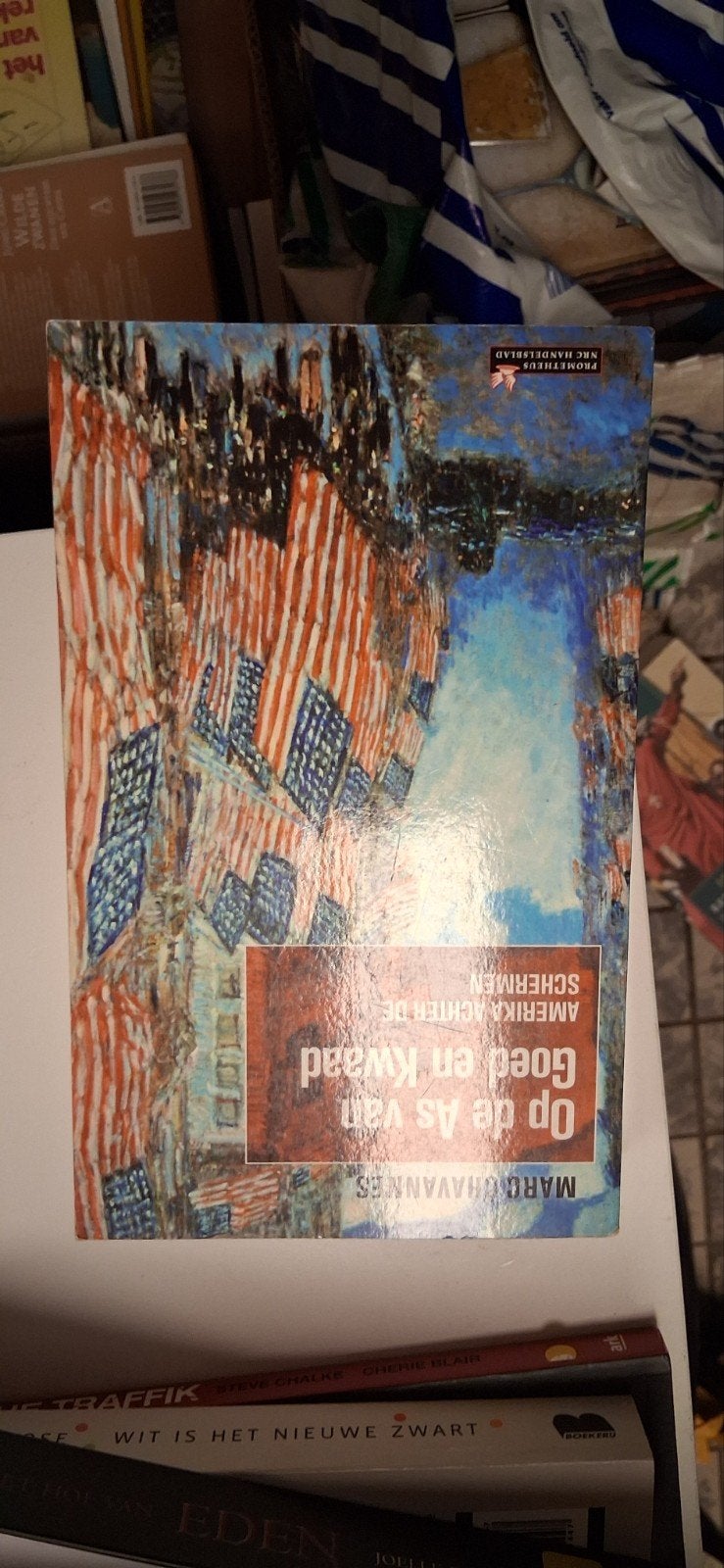 Op de As van Goed en Kwaad - Margriet van der Linden