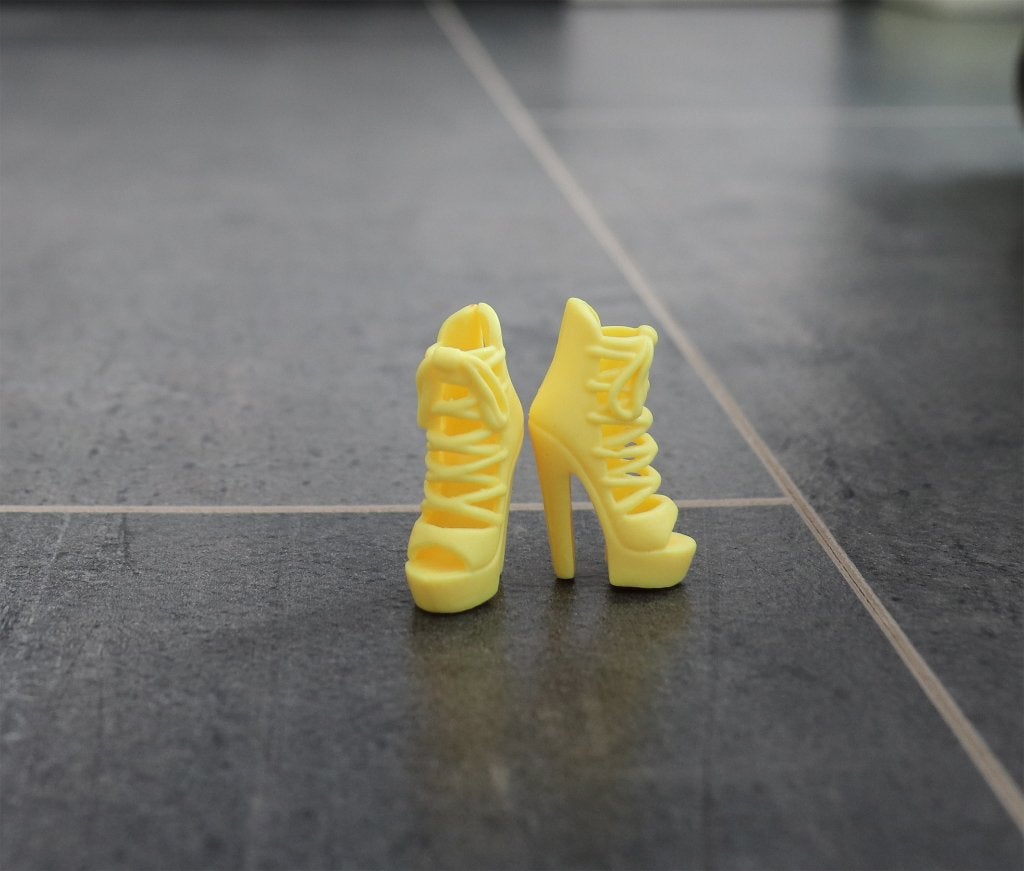Barbie kleding nieuw - Originele hoge laarzen schoenen geel, Ophalen of Verzenden, Nieuw, Barbie