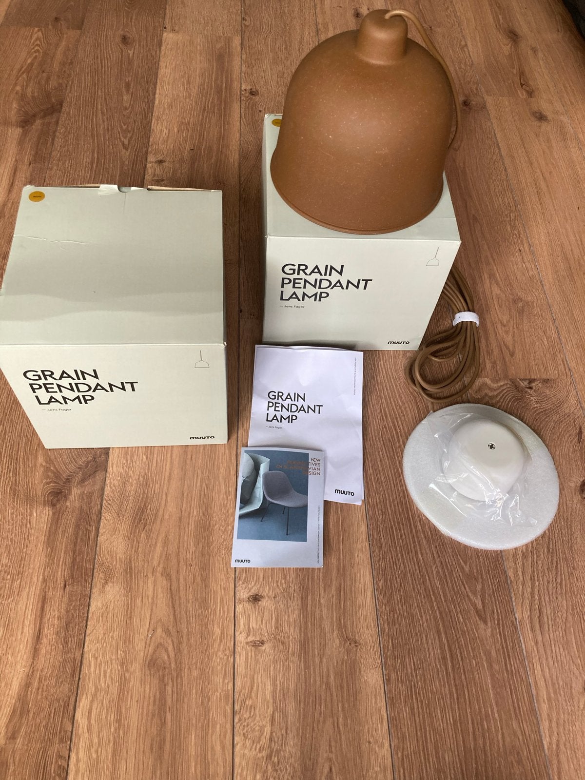 Muuto Grain pendant lamp nature - 2x Nieuw in doos, Ophalen of Verzenden, Nieuw, Kunststof, E27 (groot)