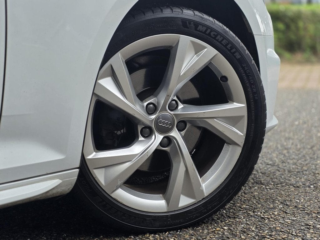 Audi A4 Avant 40 TFSI S line |PANODAK|ACC|VIRT.DASH, Gebruikt, Zwart, Wit, Automatische klimaatregeling