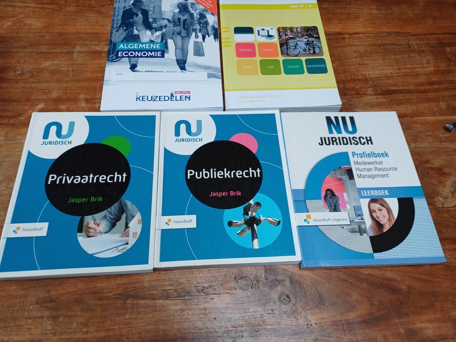 Juridisch, Economie, Nederlands, HRM, Boeken, Jasper Brik, Ophalen of Verzenden, Zo goed als nieuw, MBO