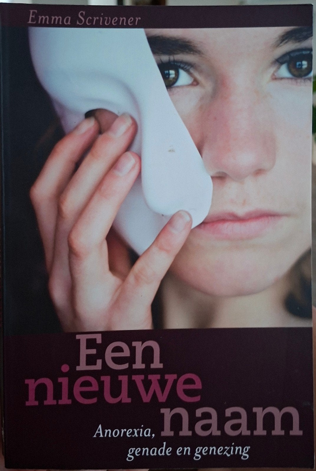 Emma Scivener - Een nieuwe naam, Ophalen of Verzenden, Zo goed als nieuw, Emma Scivener