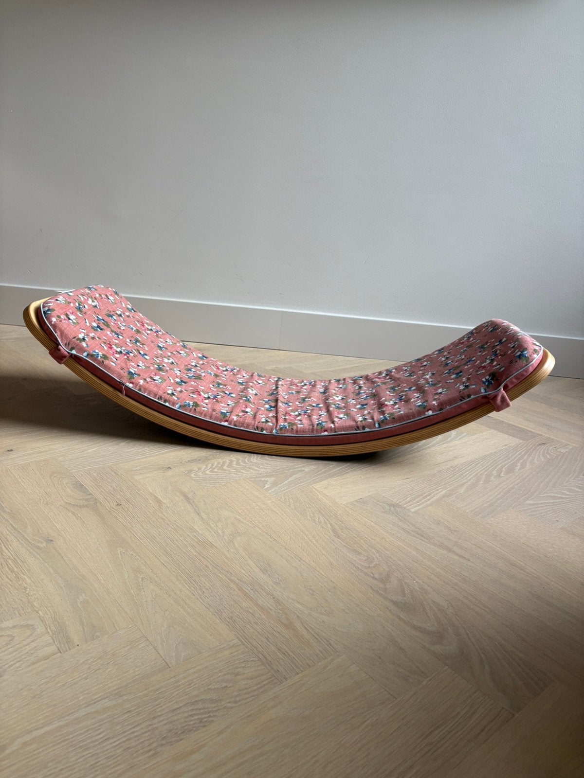 Wobbel Original Balance Board met vilt & bloemenmatras, Ophalen, Gebruikt, Ontdekken