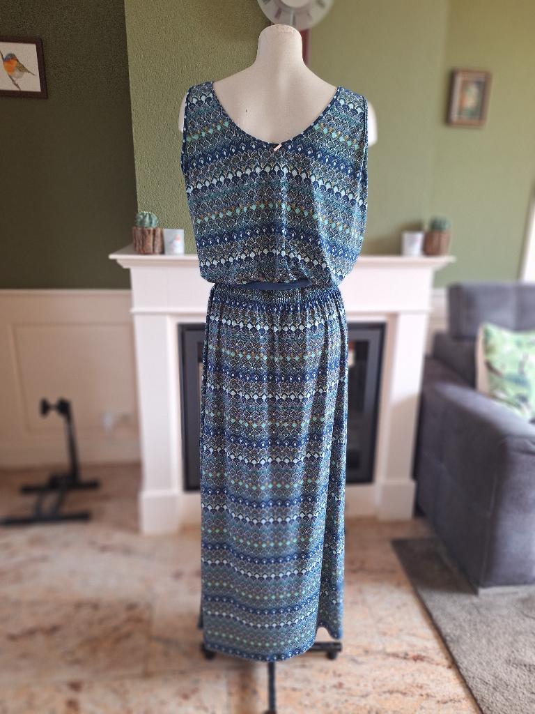 Xandres lange zomer jurk grote maat XL 46 48, Kleding | Dames, Maat 46/48 (XL) of groter, Zo goed als nieuw, Xandres, Onder de knie