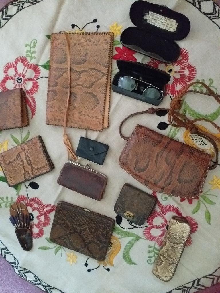 antiek curiosa leren voorwerpen 13 stuks zie de foto,s, Ophalen of Verzenden