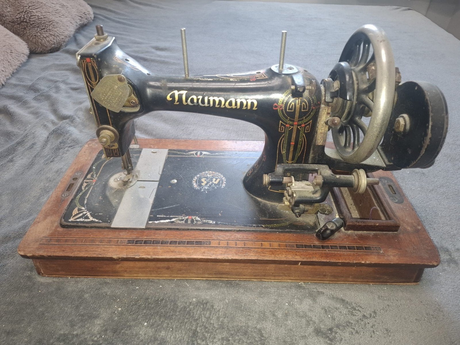 Antieke Naumann Naaimachine - Handbediend, Antiek en Kunst, Ophalen