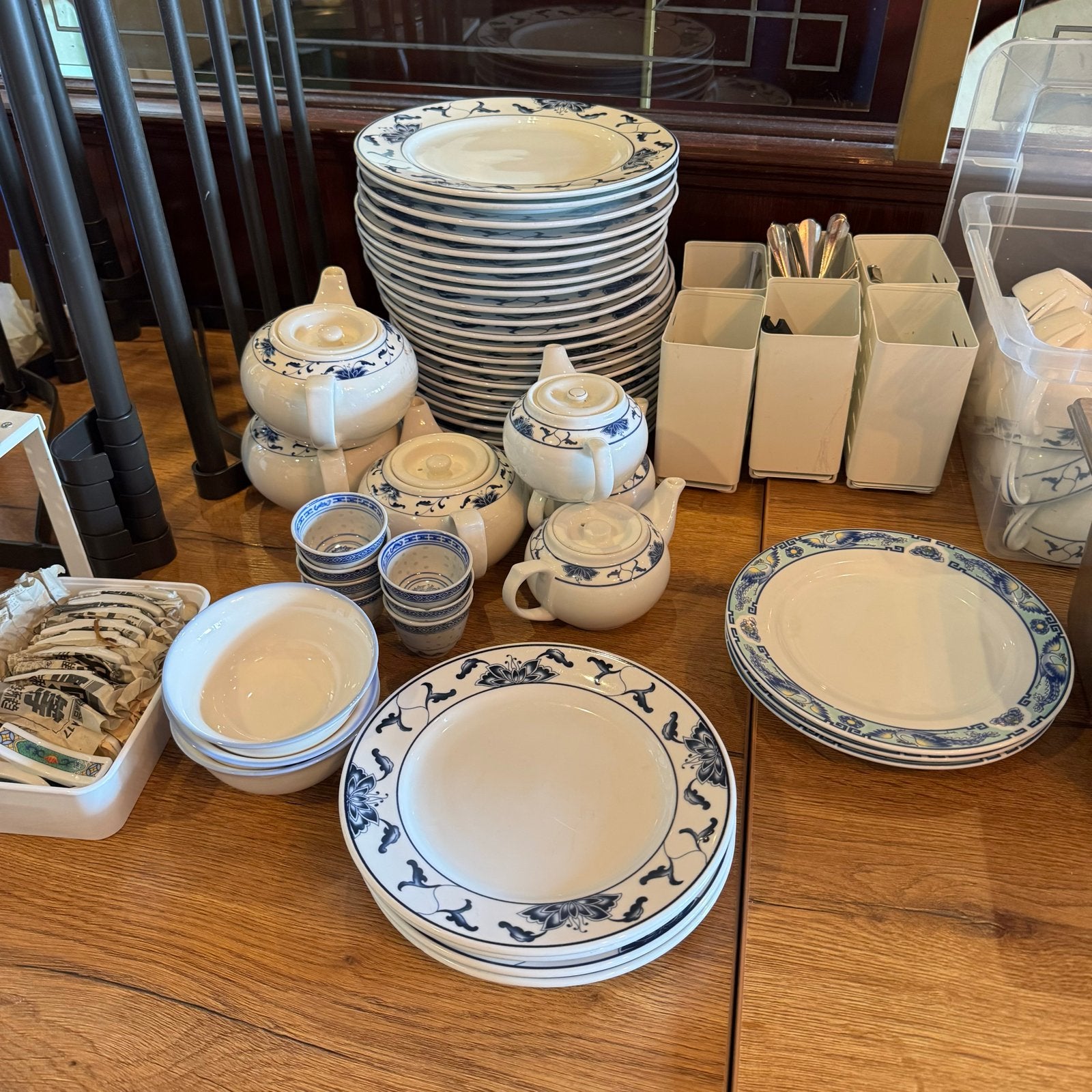 Diverse authentieke Chinese porseleinen serviesdelen, Ophalen of Verzenden