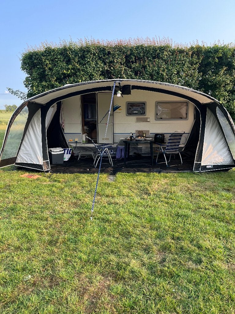 Knaus Sudwind 430 - Unico voortent + luifel, Luifel, Omvormbare zithoek, Treinzit, 750 - 1000 kg