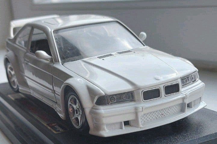 Burago BMW M3 (1993) modelauto - Wit, Ophalen of Verzenden, Gebruikt, Auto, Overige merken