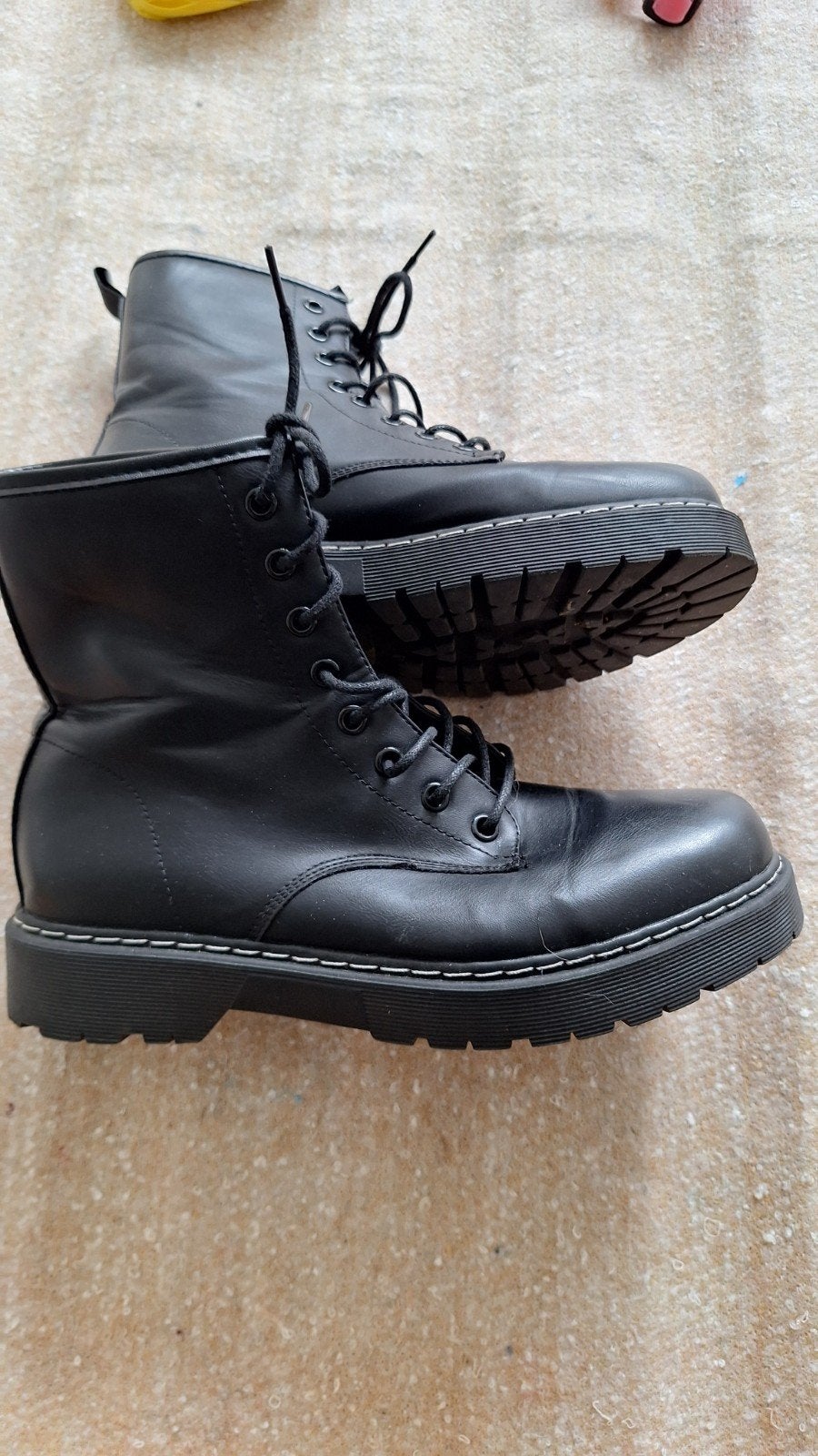 Zwarte veterlaarzen met dikke zool, Ophalen, Zwart, Lage of Enkellaarzen, Onbekend