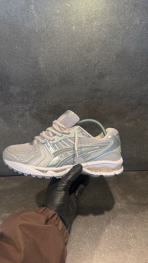 Asics Gel Kyano14, Wit, Nieuw, Ophalen of Verzenden, Sneakers of Gympen