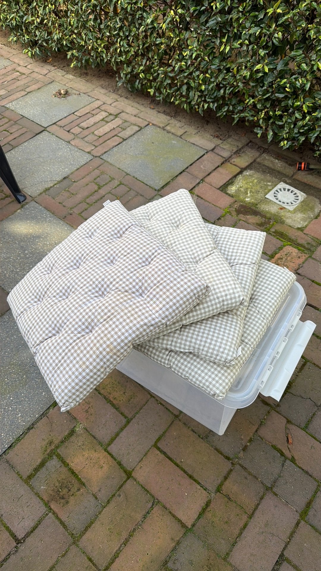 Kussens tuin, Ophalen, Gebruikt