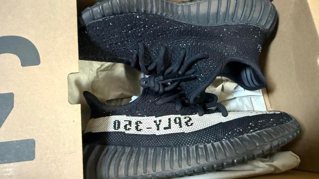 Yeezy Boost 350 V2 sneakers, Kleding | Dames, Schoenen, Ophalen of Verzenden, Gedragen, Zwart, Sneakers of Gympen