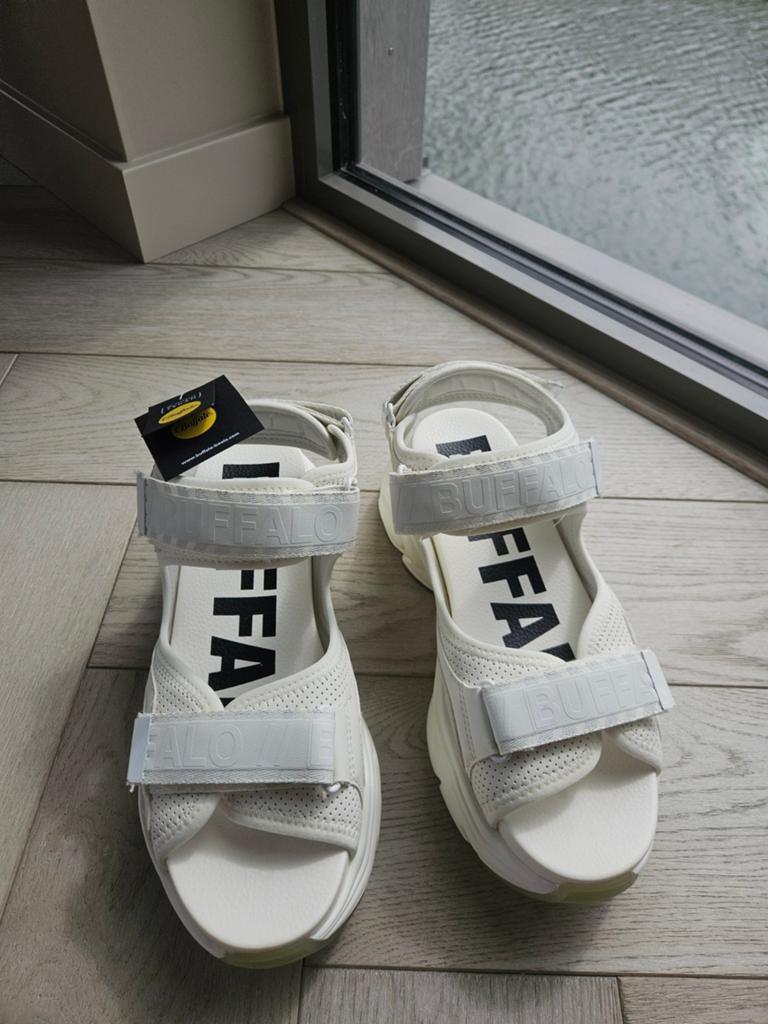 Buffalo sandalen maat 40, Ophalen of Verzenden, Nieuw, Overige typen