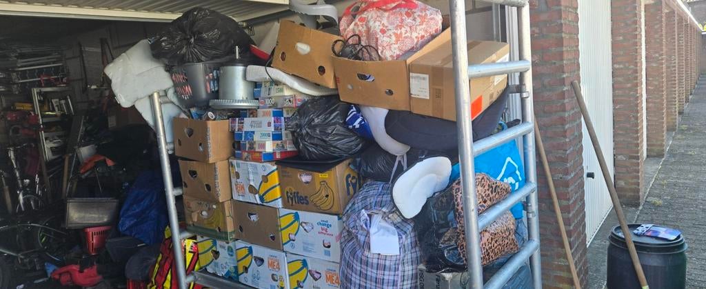Grote partij rommelmarkt spullen zonder aanhanger en stijger, Diversen, Rommelmarktspullen, Ophalen
