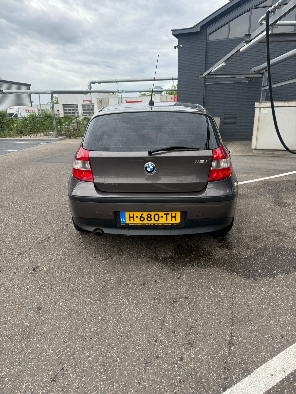 BMW 1-Serie 1.6 116I 2006 Bruin Airco, Auto's, BMW, 1596 cc, Zwart, 4 cilinders, Bruin