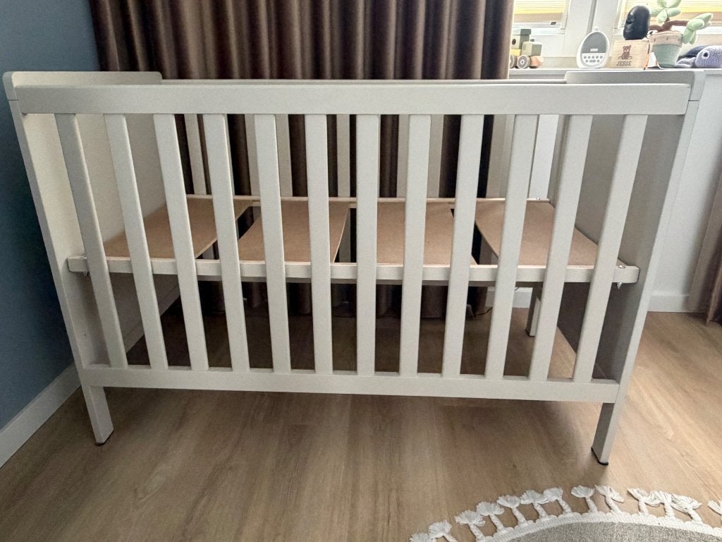 Ledikant Europe Baby Ralph II Babybed Oatmeal 60 x 120 cm, Ophalen, Zo goed als nieuw, Ledikant