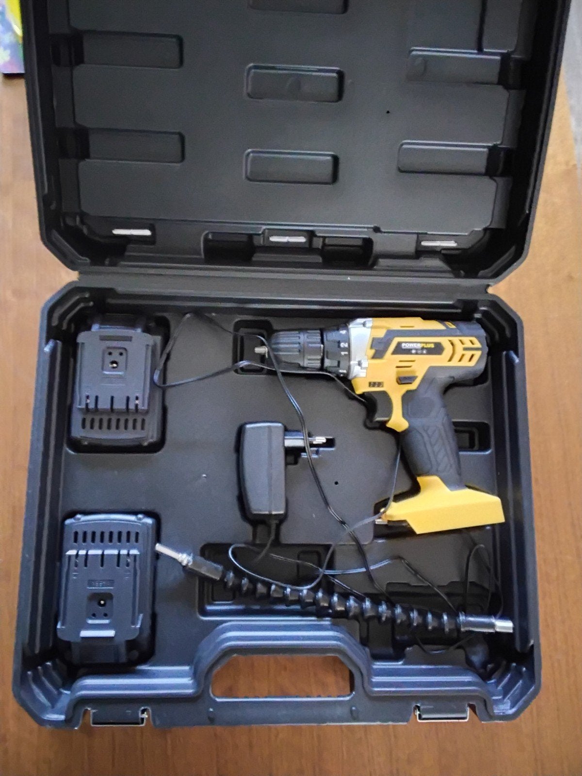 POWERPLUS Boor- en Schroefmachine met accessoires, Doe-het-zelf en Verbouw, Ophalen, Variabele snelheid, Nieuw, Boor- en Schroefmachine