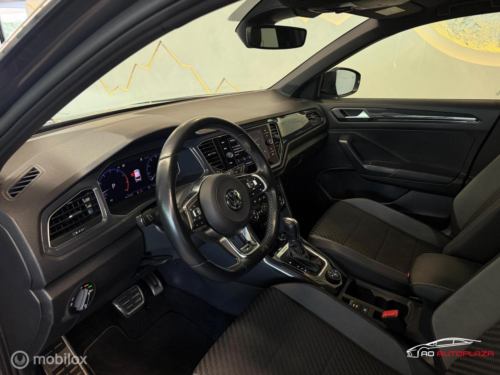 Volkswagen T-Roc 2.0 TSI 4Motion 3x R-line Panorama/Virtual/, Auto's, Volkswagen, Automaat, 1984 cc, 14 km/l, Bedrijf