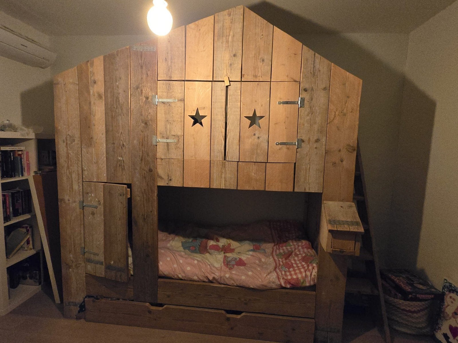 Uniek handgemaakt houten stapelbed/huisbed, Ophalen, Gebruikt, Tweepersoons, Overige maten