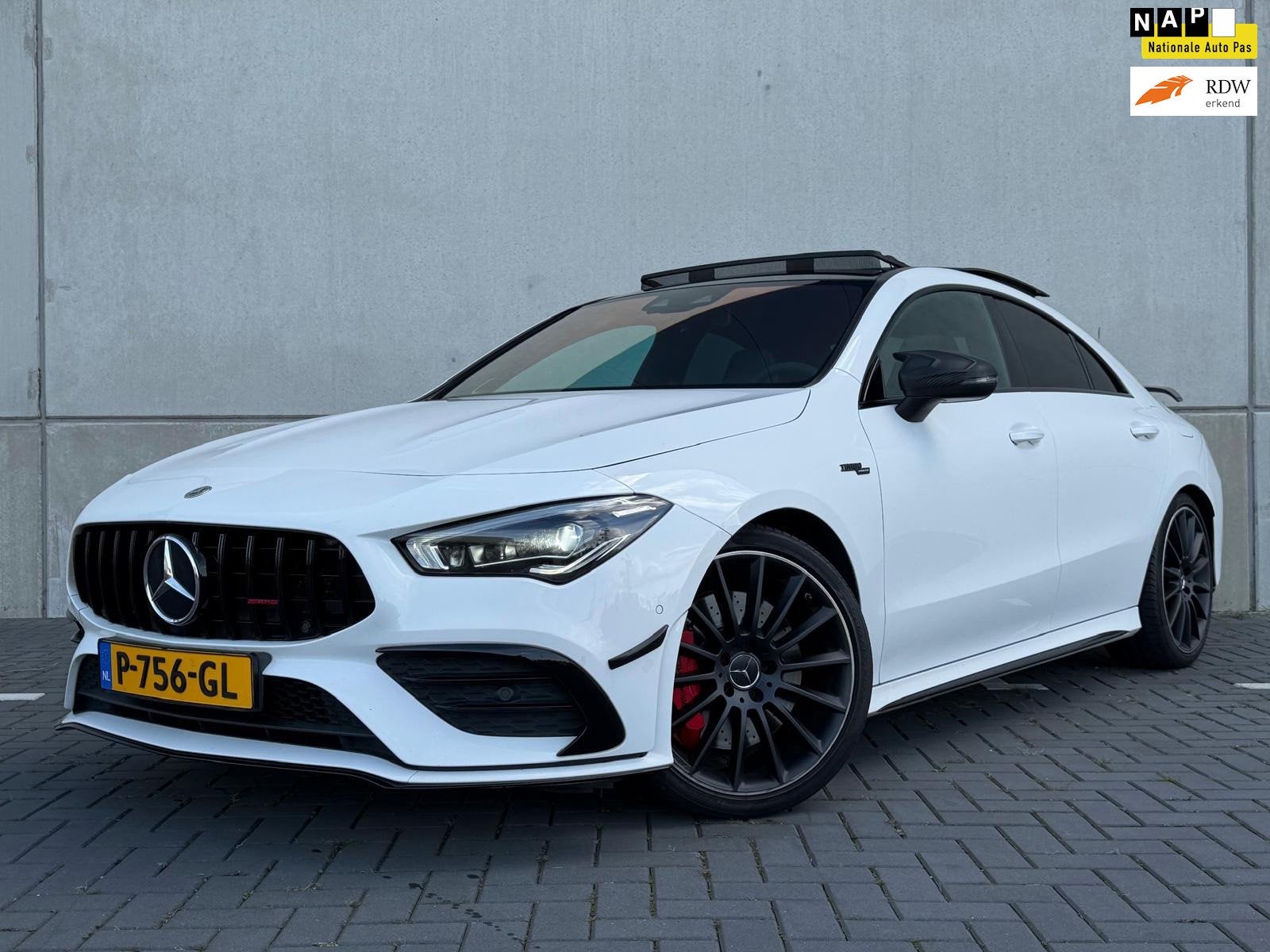 Mercedes-Benz CLA-klasse AMG 35 4MATIC Milltek! Carbon! Pano, Automaat, CLA, Euro 6, 4 cilinders