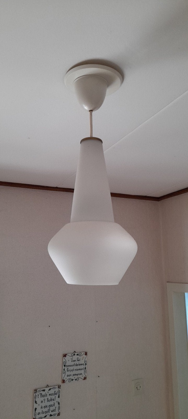 Vintage Plafondlamp Melkglas met Messing Details, Gebruikt, Glas, Vintage, Retro, Klassiek, E27 (groot)