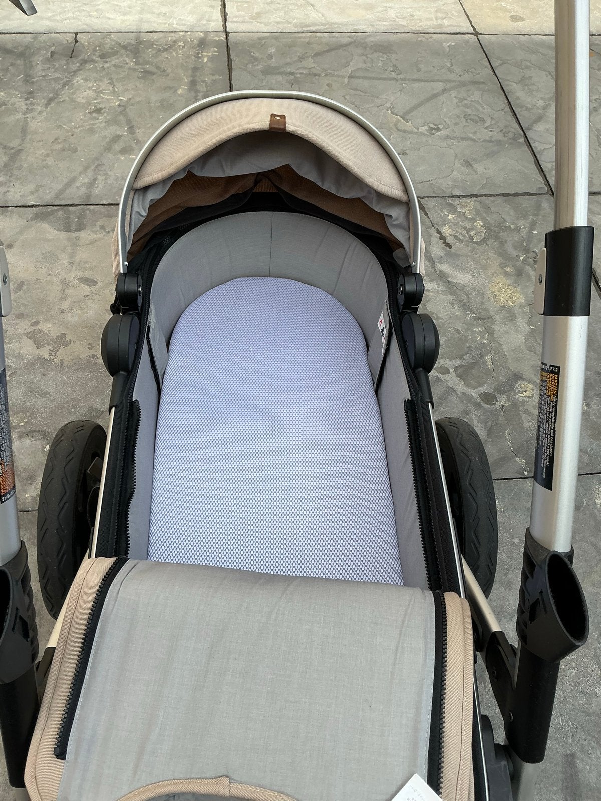 Joolz onderstel met Wieg/Zitje - Zand/Taupe, Duowagen, Zo goed als nieuw, Ophalen, Kinderwagen