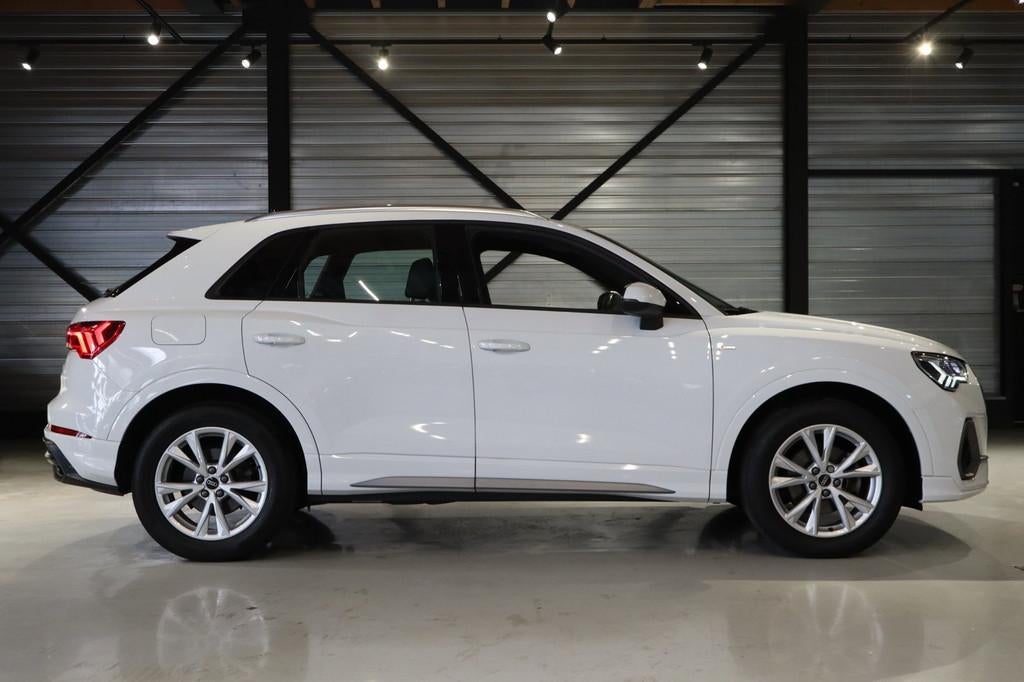 Audi Q3 35 TFSI S LINE|LED|Navigatie|Camera|S line interieur, Auto's, Audi, Voorwielaandrijving, Zwart, 4 cilinders, 150 pk