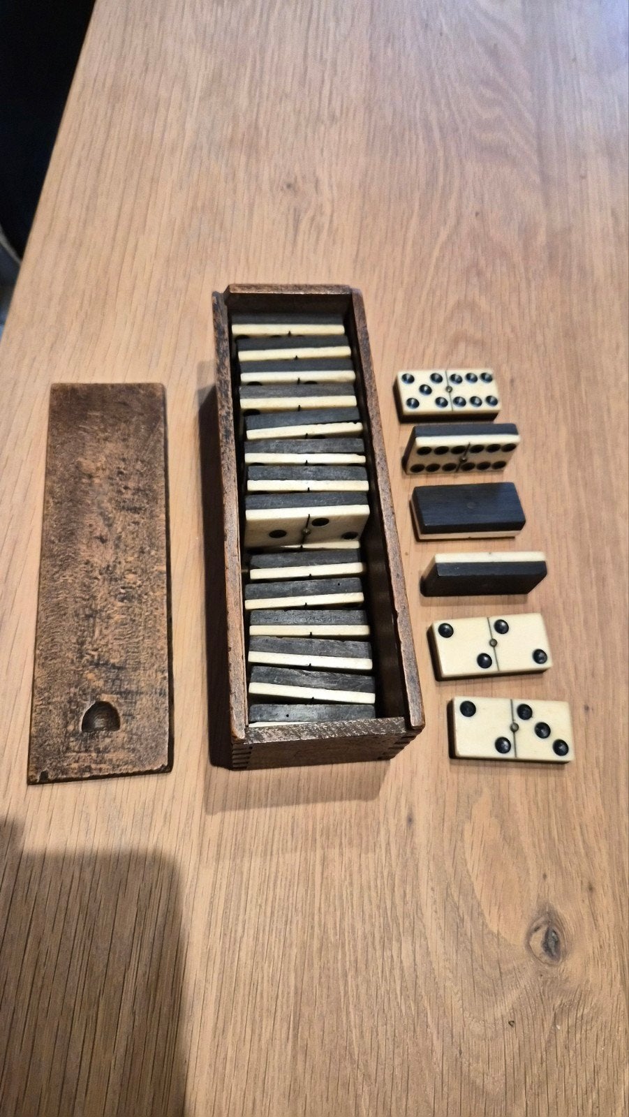 Antieke Domino Set (Been & Ebbenhout) - 19e Eeuw - 100% Comp, Een of twee spelers, Ophalen of Verzenden, Gebruikt, Onbekend
