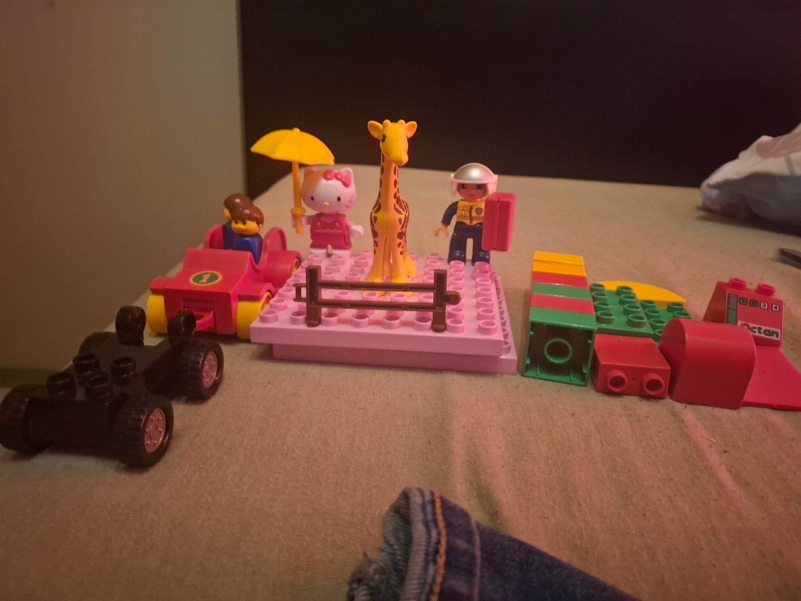 Duplo set met Hello Kitty, astronaut en dierfiguren, Inclusief minifiguren, Gebruikt, Overige thema's, Ophalen of Verzenden