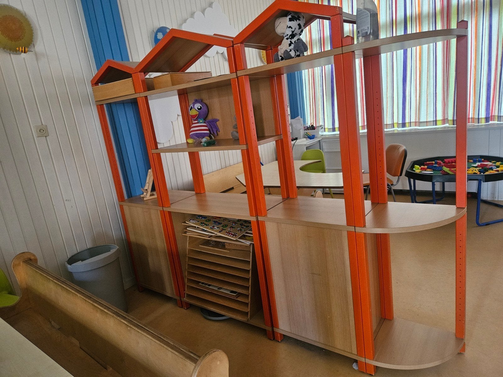 Kast voor kinderopvang of speelkamer, Ophalen