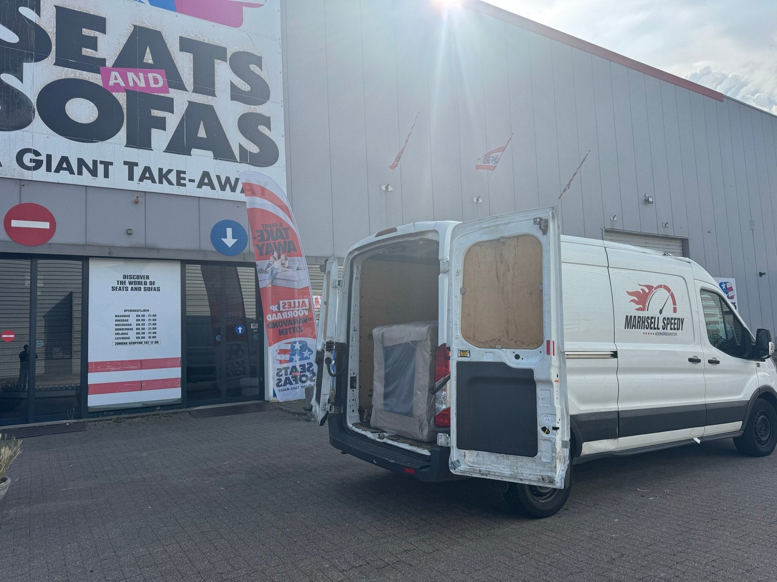 Spoed Bus & Chauffeur 24/7 Beschikbaar Verhuizing &Transport