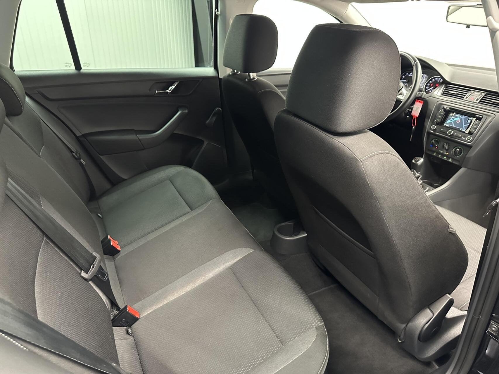 Foto 13 van Skoda Rapid 1.2 TSI Greentech Active AIRCO NAVI CRUISE LM 71