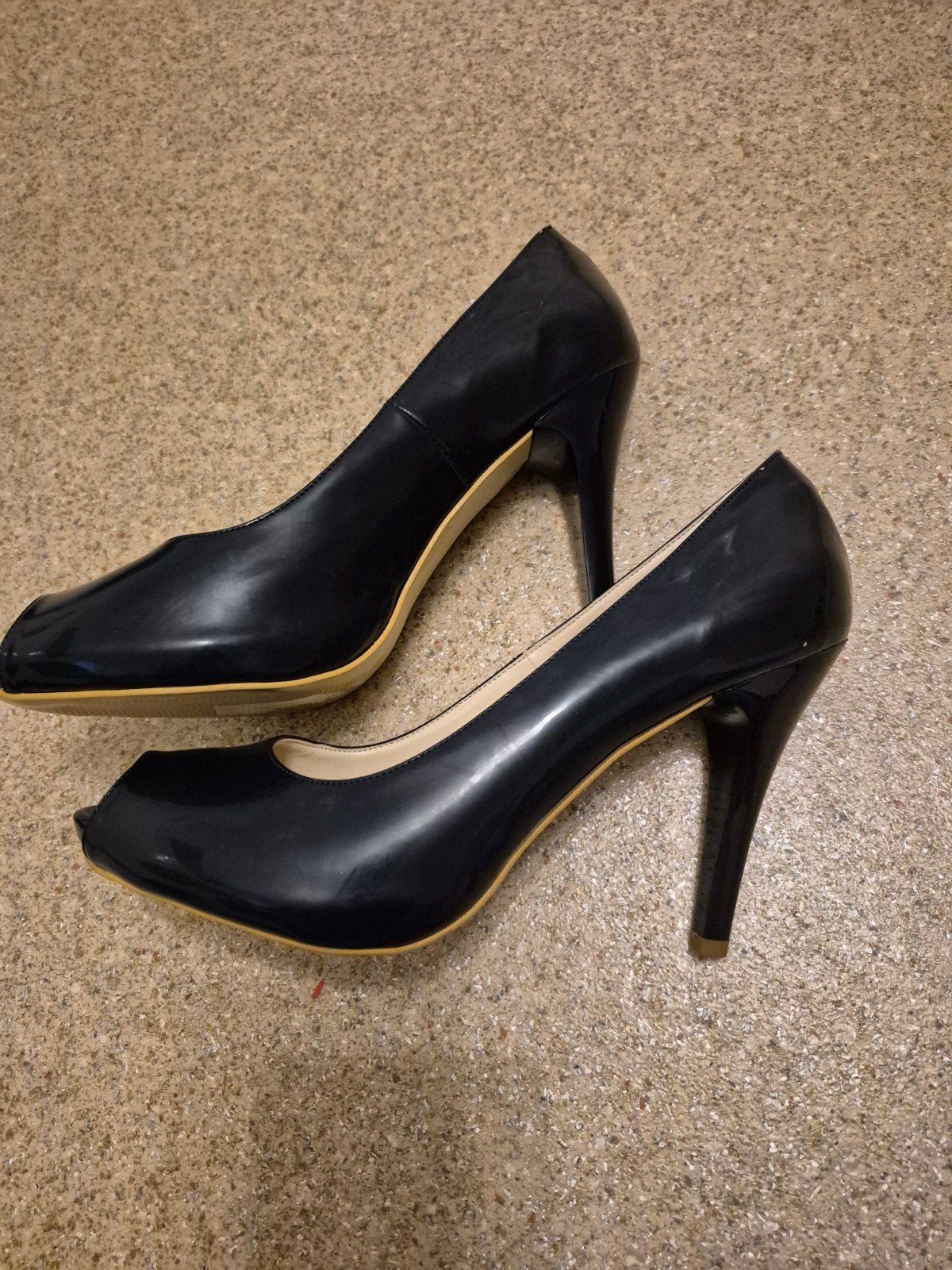 Zwarte Bambi peep-toe pumps met hoge hak, Ophalen of Verzenden, Zo goed als nieuw, Zwart