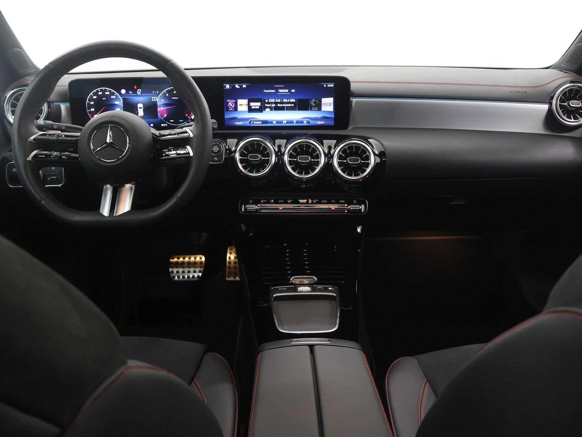 Foto 8 van Mercedes-Benz CLA-klasse 180 Shooting Brake Business Solutio