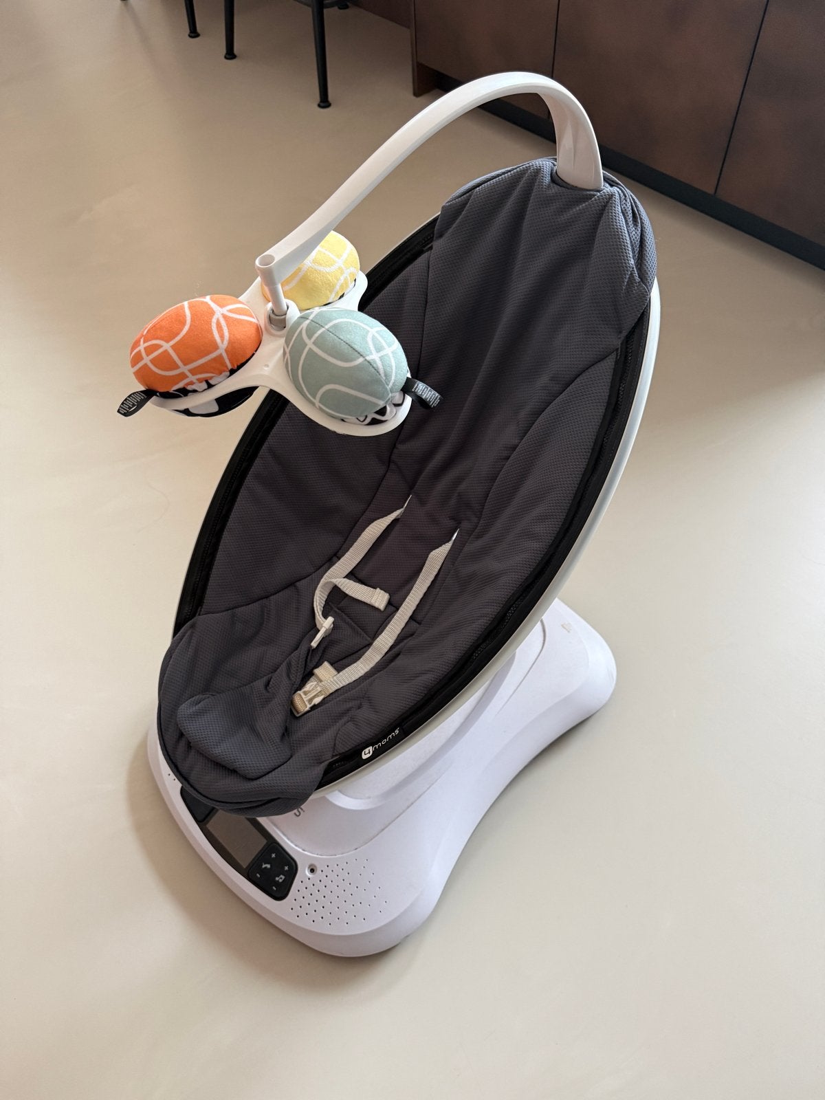4moms mamaRoo Wipstoel - Zo goed als nieuw, Wipstoel, Ophalen, Overige merken, Met gordel(s) of riempje(s)